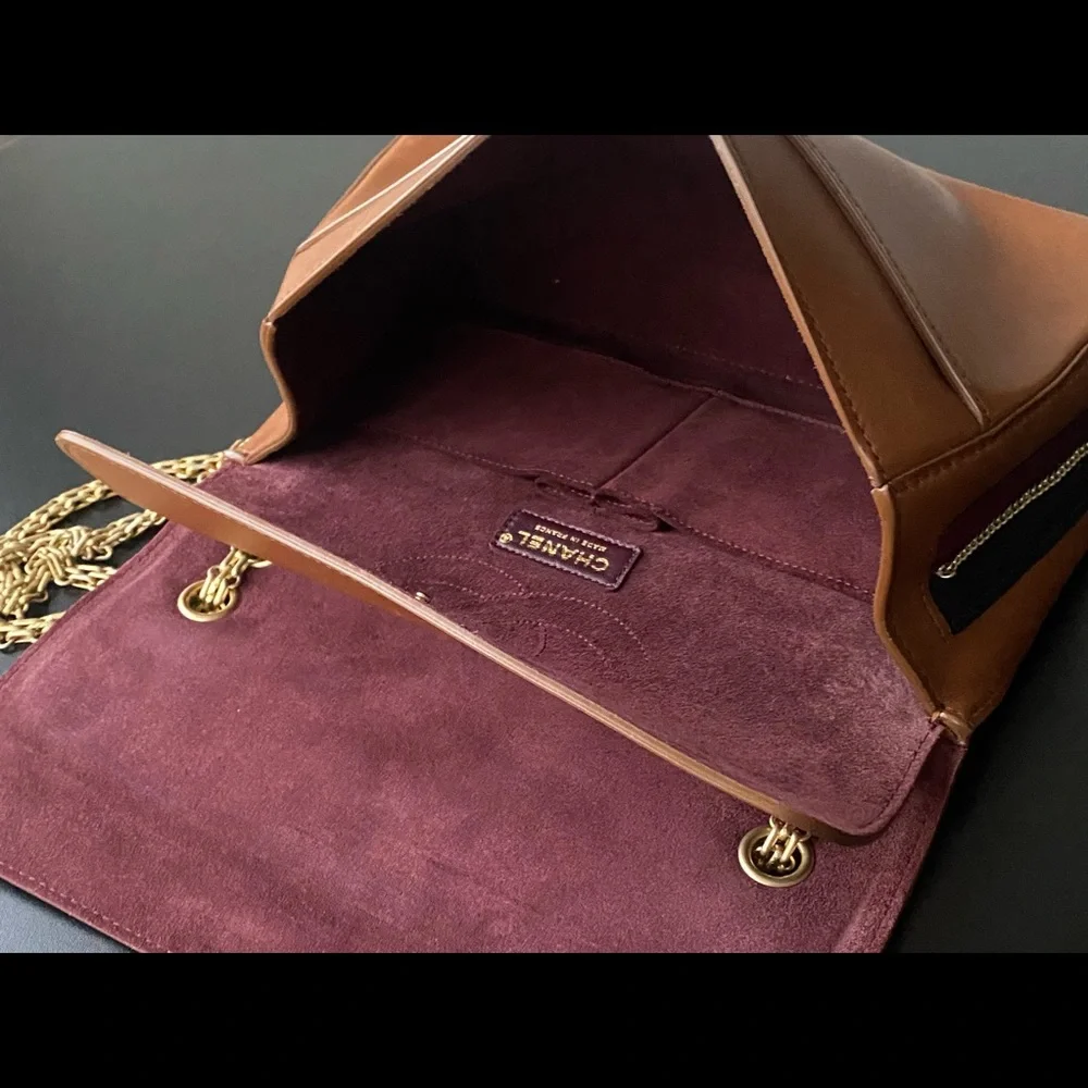 Chanel Vintage Chain Flap Bag - Picture 6 of 8